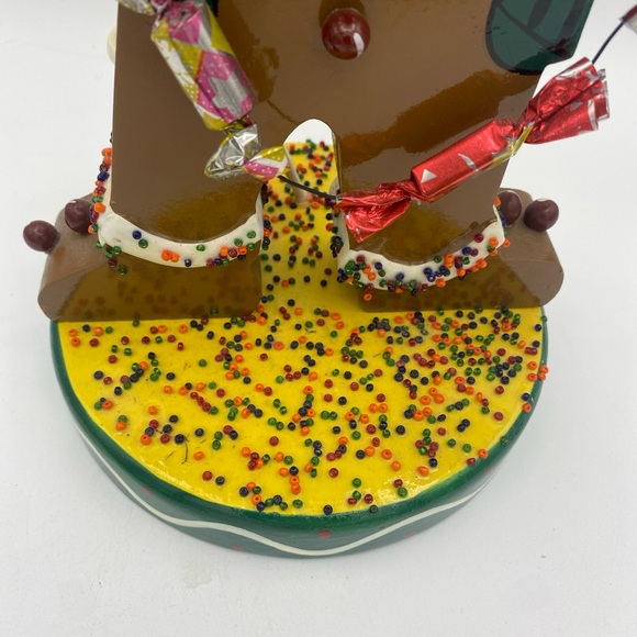 Nanette Hilton Christmas Gingerbread Man Nutcracker 11.25" sprinkles & Lollipops - Picture 5 of 16